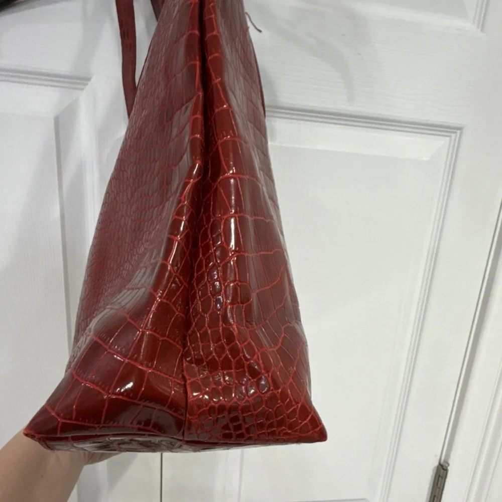 Red Crocodile Embossed Patent Tote Shoulder Bag Silver Hardware Lined Women